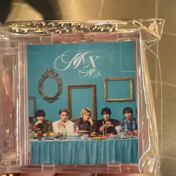 M!LK popup 캡슐 토이 미니 재킷 키링