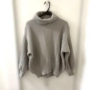 터틀넥 라이트 그레이