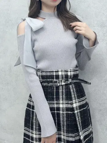 dazzlin 원숄더 리본 니트탑 미사용 새상품