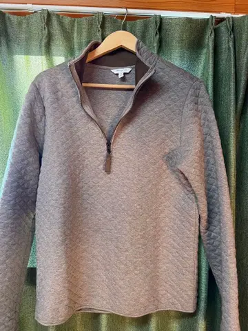 그레이 하프 지퍼 퀼팅 스웨터