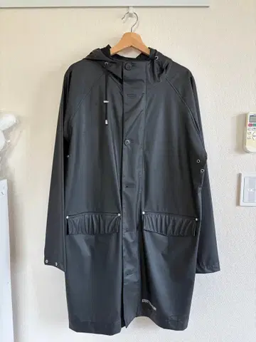 [새상품급] STUTTERHEIM/블랙/롱 레인코트