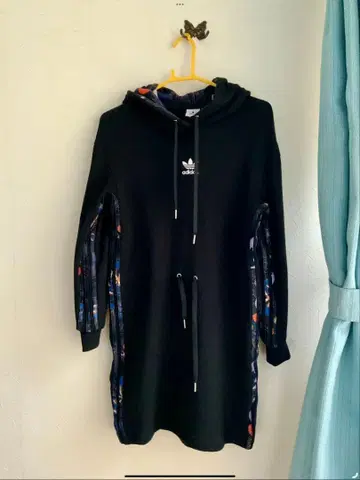 adidas 원피스 후드 부착 블랙 후드티