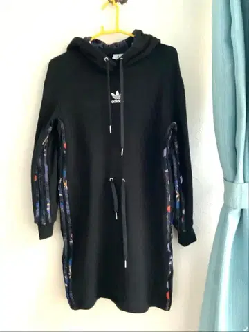 adidas 원피스 후드 부착 블랙 후드티