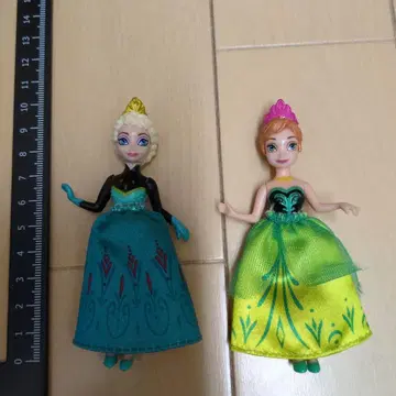 겨울왕국 옷 갈아입히기 피규어