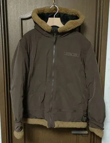 AVIREX 브라운 다운 자켓 L 사이즈