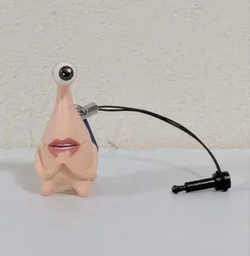 기생수 미기 피규어 스트랩 이어폰 잭 키링