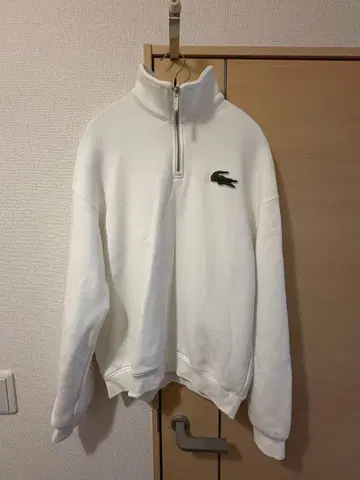 Lacoste 하프 지퍼 맨투맨 화이트