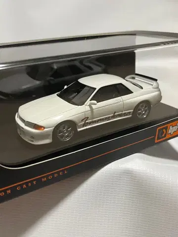 hpi 토미카이라 R (R32) 화이트 1/43