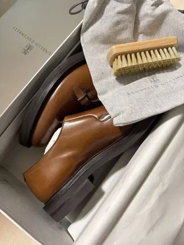 새상품 브루넬로 41 1/2 41.5 소가죽