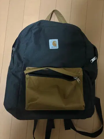 Carhartt 백팩 블랙/카키