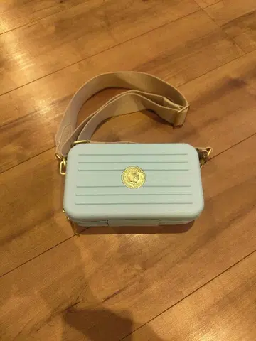 라이트 블루 숄더백 도라에몽