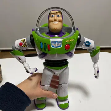 버즈 라이트이어 피규어