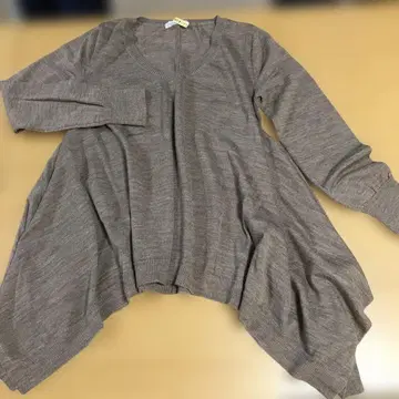 BEARDSLEY 비어즐리 사이드 플레어 V넥 니트 일본제