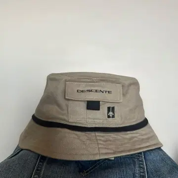 데상트 골프 버킷 햇 골프 베이지