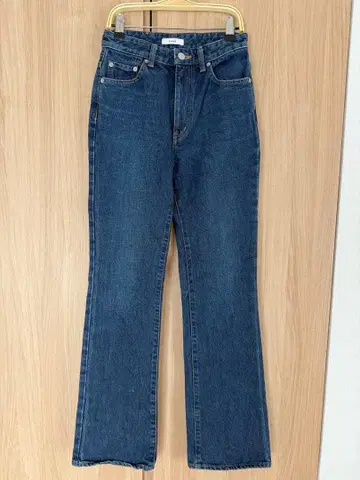 CLANE 다크 블루 부츠컷 데님