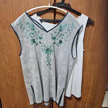 비비안 탐 꽃무늬 자수 슬리브리스 상의