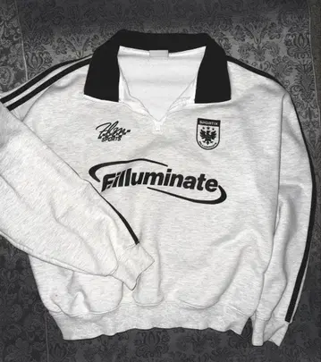 Filluminate 맨투맨 상의