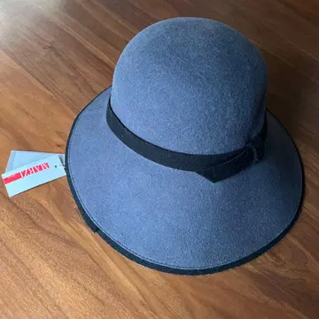 MALZI 비대칭 울 펠트 햇 블랙 리본