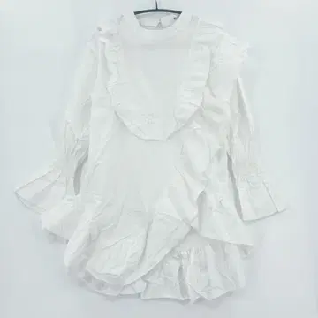 RURU 루루 프릴 장식 화이트 긴팔 셔츠