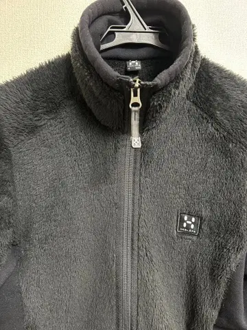 호그로프스 블랙 플리스 자켓 하이넥