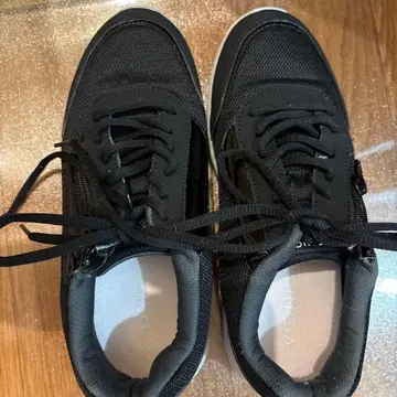 바이오닉 블랙 메쉬 스니커즈 사이드 지퍼