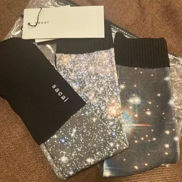 sacai 우주 패턴 삭스