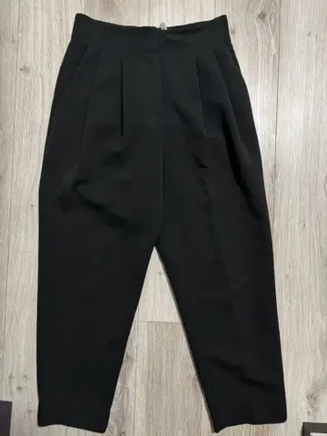 marimekko 블랙 턱 팬츠 34