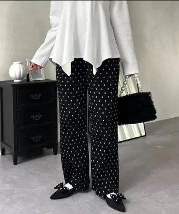 prose verse 페이크 스웨이드 도트 플리츠 팬츠