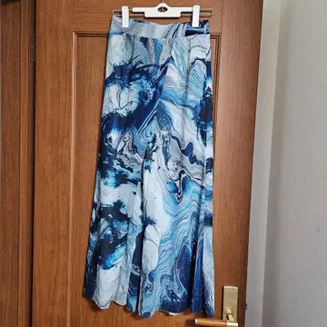 비비안 탐 파랑과 화이트 마블 무늬 와이드 팬츠 드래곤