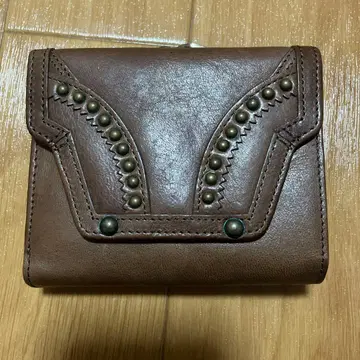 다코타 브라운 3단 폴더형 지갑