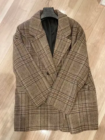 BLATE 체크 무늬 코트 M 사이즈