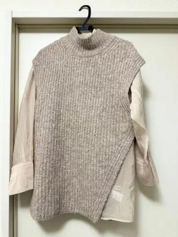 COCODEAL 베이지 계열 니트 코코딜