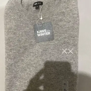 미사용 새상품 KAWS WINTER 니트 스웨터 XL
