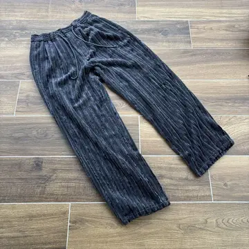 ALPHAILE 크러쉬 벨로아 팬츠