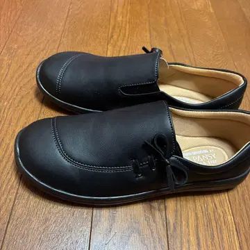 미사용 새상품 PANSY 블랙 로퍼 24.0 EE