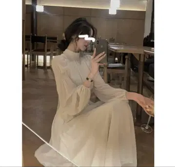 리본 포함 베이지 긴팔 블라우스 M