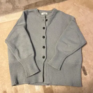 라이트 블루 버튼 니트 가디건