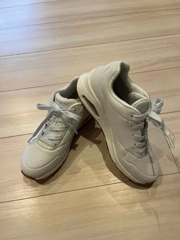 SKECHERS 스케쳐스 UNO-STAND ON AIR 24.5cm