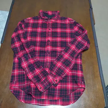 레드/블랙 체크 플란넬 셔츠