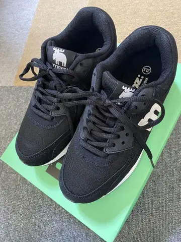 moz 스니커즈 23.5cm 블랙