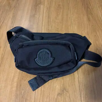 DURANCE BELT BAG 블랙 바디백