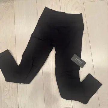 뱅퀴시 여성 레깅스 XS 블랙