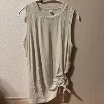 룰루레몬 사이드 신치 비대칭 탱크탑 사이즈 6