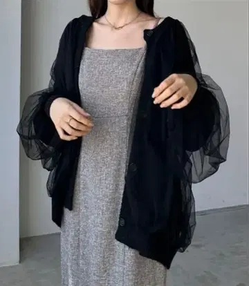 [배송비 포함] Louere 볼륨 튤 니트 가디건