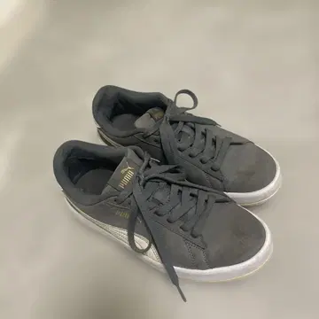 Puma 그레이 스웨이드 로우컷 스니커즈