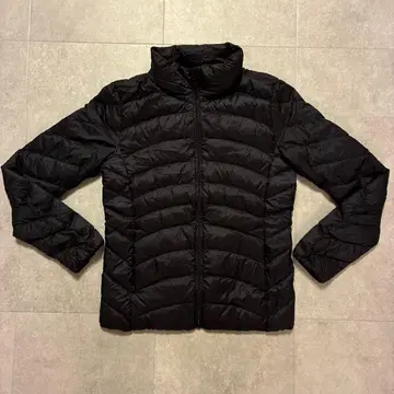 새상품급 UNIQLO 블랙 다운 자켓 S