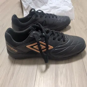 엄브로 악셀러레이터 EX WIDE 26.0 cm 블랙