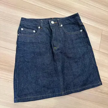 A.P.C. 다크 데님 미니 스커트
