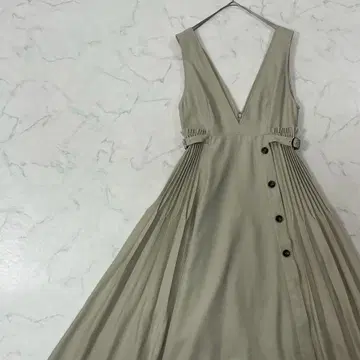 새상품급 Rirandture 절개 플리츠 무릎 기장 오버롤 스커트 1