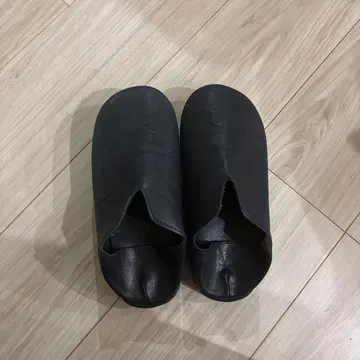 블랙 가죽 슬립온 M 사이즈 안티카